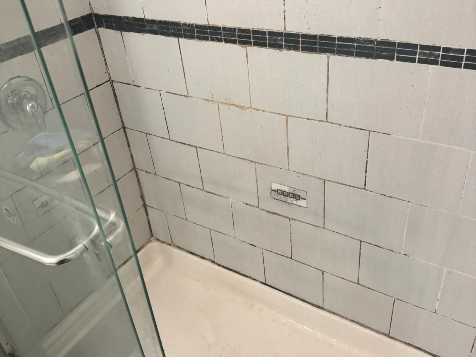 Graut – Shower Restoration Before Graut - Shower Restoration Before